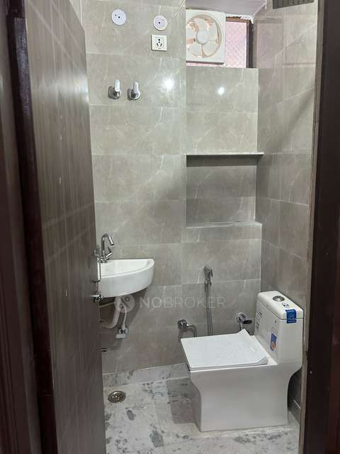 PG for Girls in Kamla Nagar