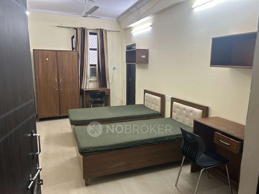 PG for Girls in Kamla Nagar