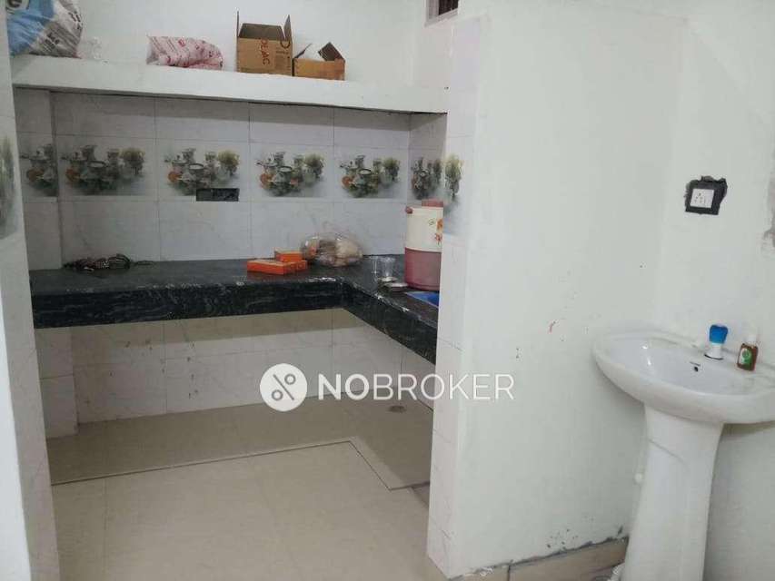 4+ BHK Flat For Sale  In Qutub Vihar Phase 1