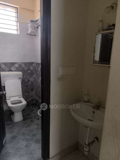 2 BHK Flat In Sri Sai Emerold Residency For Sale  In J. P. Nagar