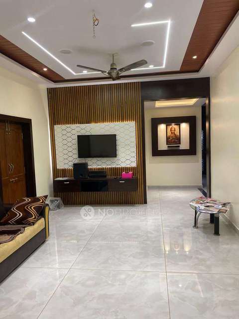 4+ BHK House For Sale  In Narepally
