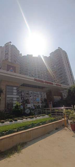 2 BHK Flat In Prateek Wisteria For Sale  In Sector 77