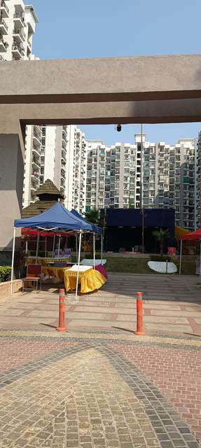 2 BHK Flat In Prateek Wisteria For Sale  In Sector 77
