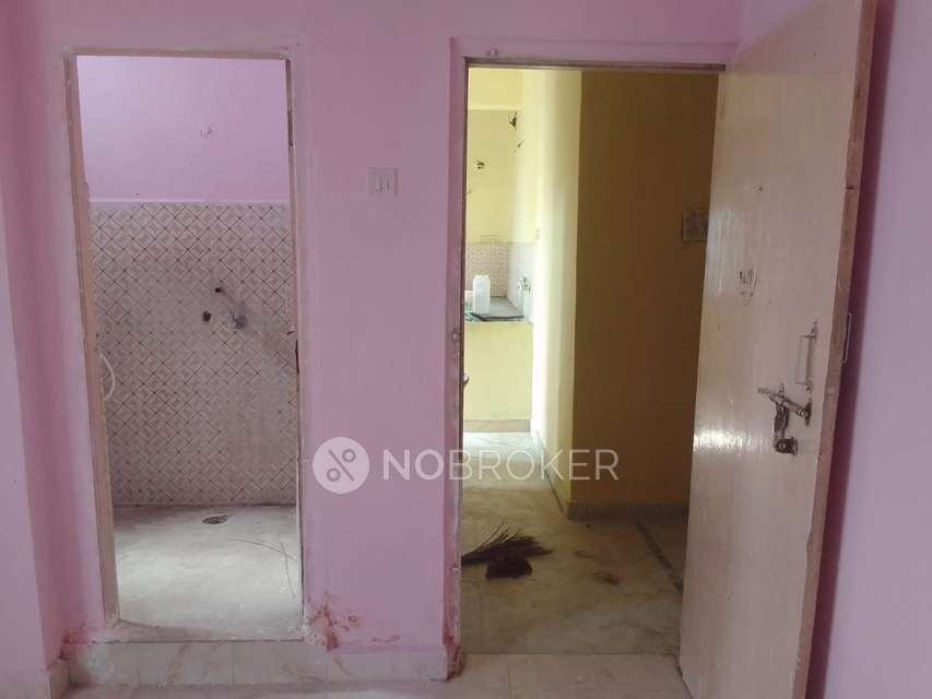 2 BHK Flat In Apartment For Sale  In  Neredmet