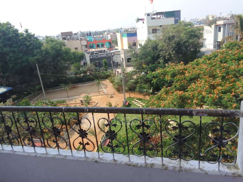 2 BHK Flat In Apartment For Sale  In  Neredmet