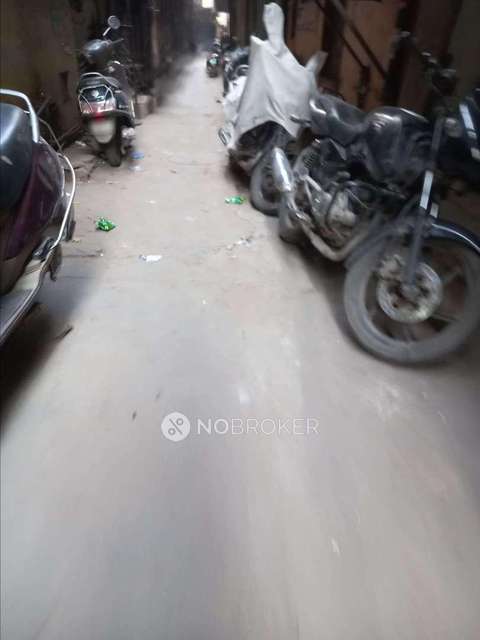 1 BHK Flat In Builder Floor For Sale  In East Of Kailash