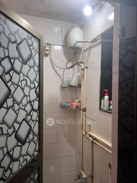 1 BHK Flat In Standalone Building  For Sale  In Malad East