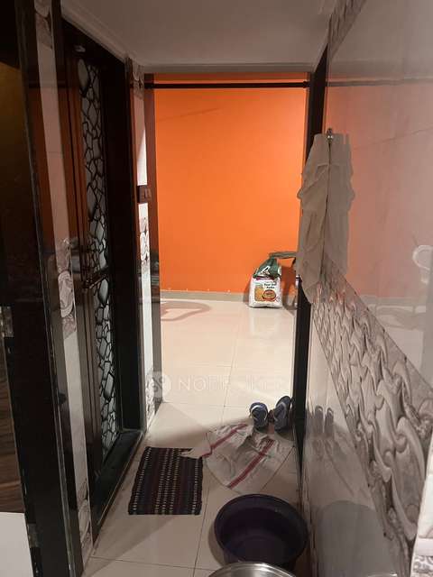 1 BHK Flat In Standalone Building  For Sale  In Malad East