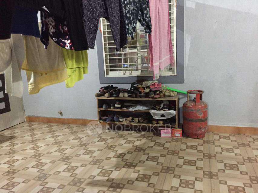 PG for Girls in Kalas