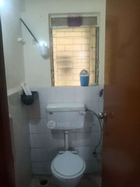 2 BHK Flat In Alica Nagar Chs, Kandivali East For Sale  In Kandivali East