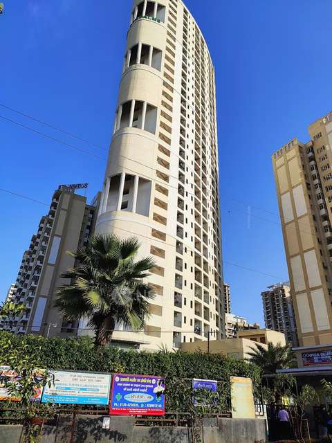 Single Room for Female In 3 BHK  In The Golden Palms In Sector 168, Noida