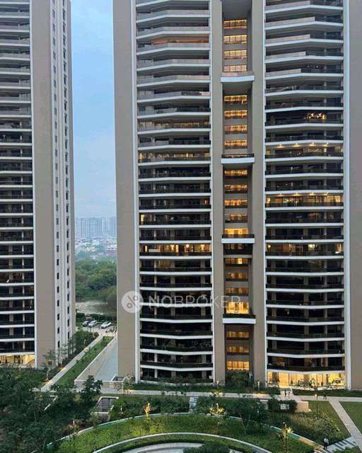 3 BHK Flat In Cleo County For Sale  In Sector 121