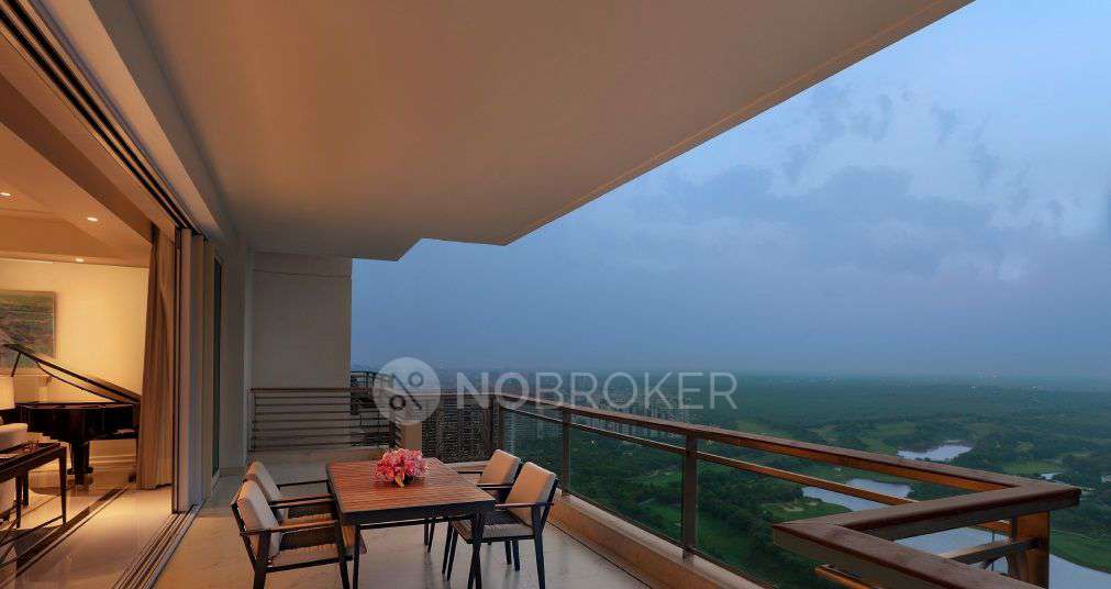 4 BHK Flat In Dlf Privana For Sale  In Sector 77