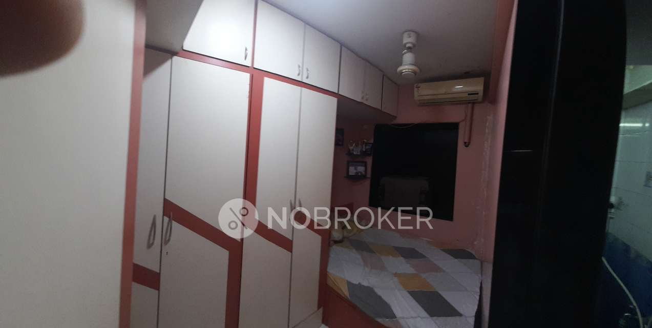 1 BHK Flat In Gayatri Sadan for Rent  In Jacob Circle