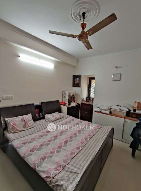 3 BHK Flat In Allahabad Bank Apartment  For Sale  In Mayur Vihar Phase 1