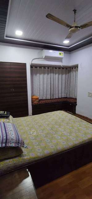 2 BHK Flat In Sai Venus & Uranus Building For Sale  In Goregaon West