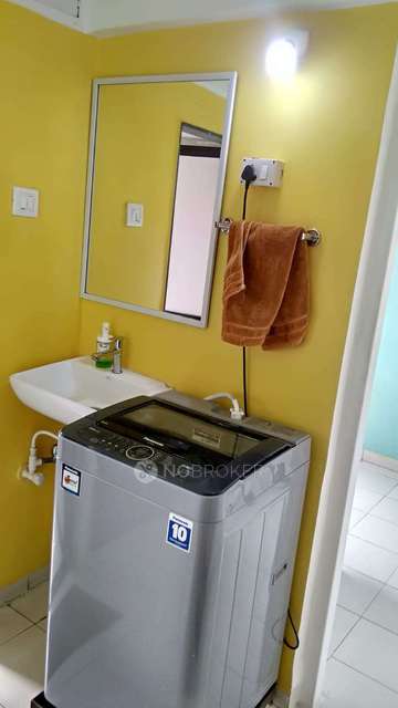 3 BHK Flat In Jinal Chs For Sale  In Kandivali East