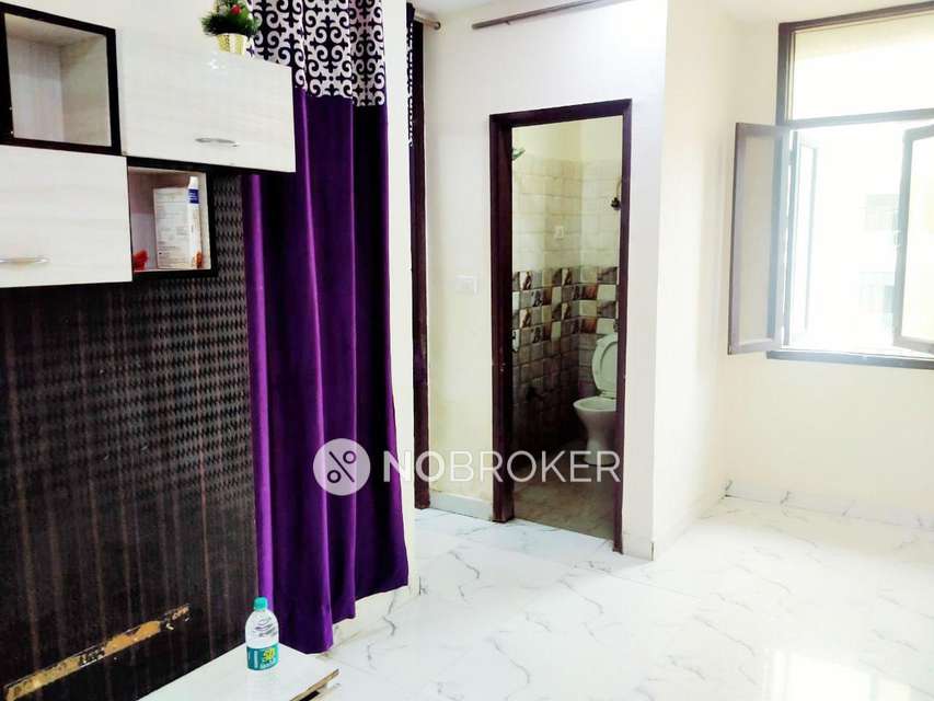 1 BHK Flat In East Platinum For Sale  In Sector 44