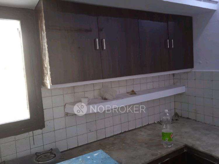 1 BHK Flat In Madhur Apartments for Rent  In Paschim Vihar