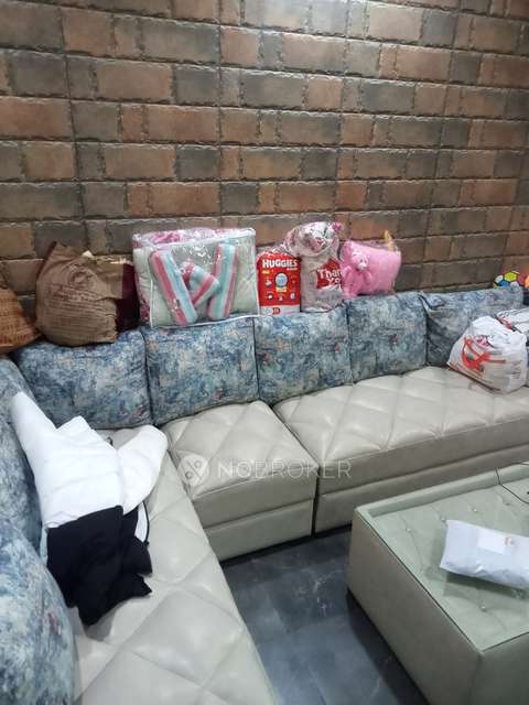 2 BHK Flat In Pd Block,  For Sale  In Dakshini Pitampura, 