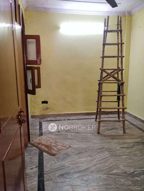 1 BHK Flat In Standalone Building  For Sale  In Laxmi Nagar