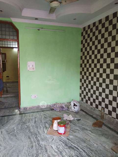 1 BHK Flat In Standalone Building  For Sale  In Laxmi Nagar