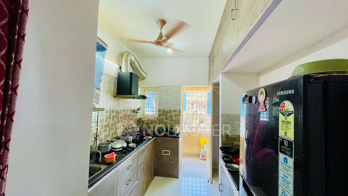 2 BHK Flat In S.v. Towers For Sale  In Old Washermanpet