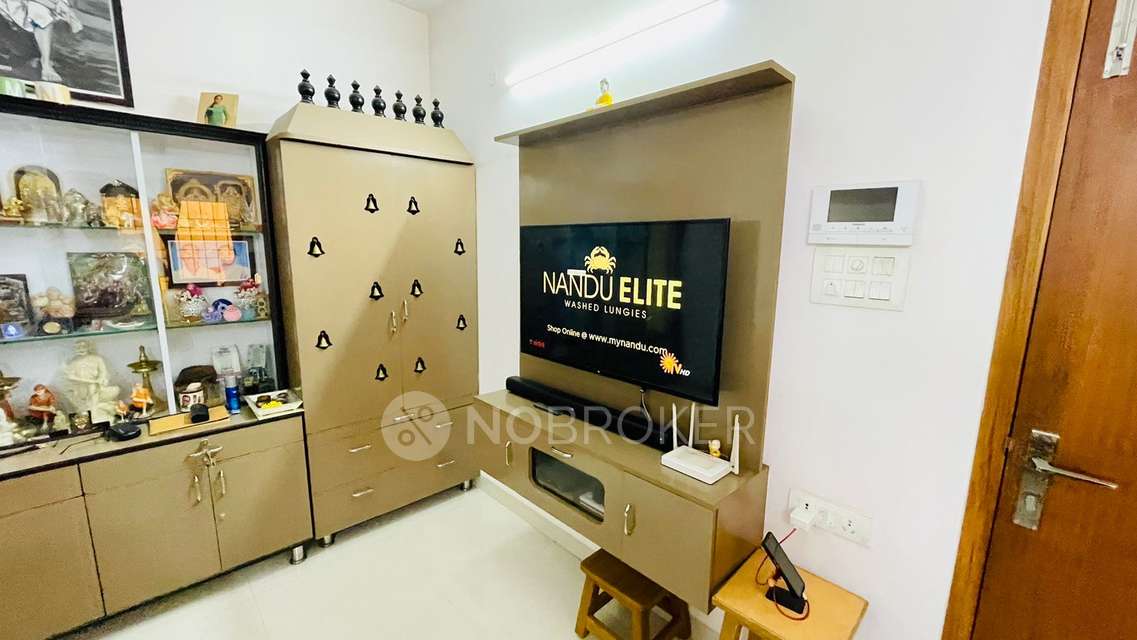 2 BHK Flat In S.v. Towers For Sale  In Old Washermanpet