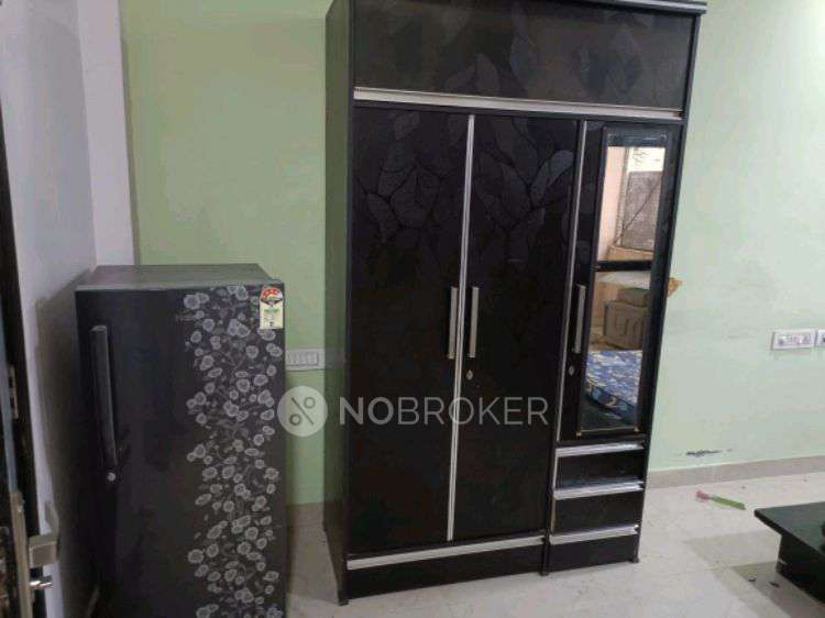 1 RK House for Rent  In Sushant Lok Phase I, Sector 43