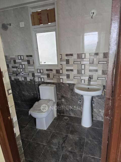 2 BHK Flat In Presithum Phase 2 For Sale  In Yex Sector 25 