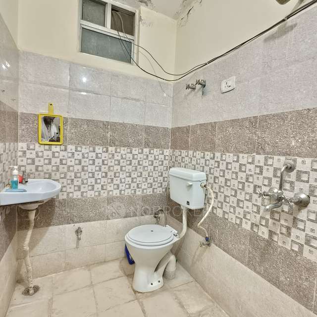 2 BHK Flat In Ompee Developer For Sale  In Palam Vihar Extn.