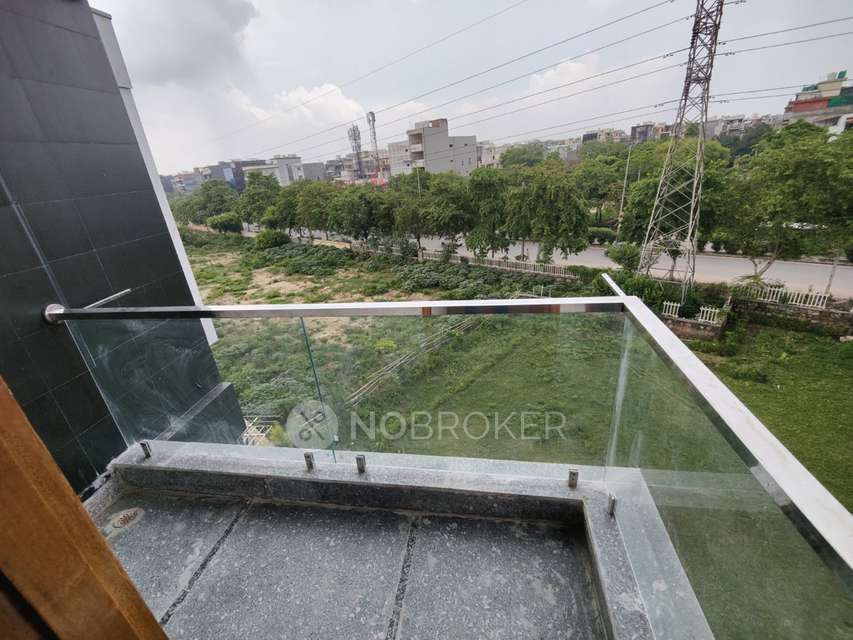 3 BHK Flat In Neelkanth Apartment For Sale  In Rohini