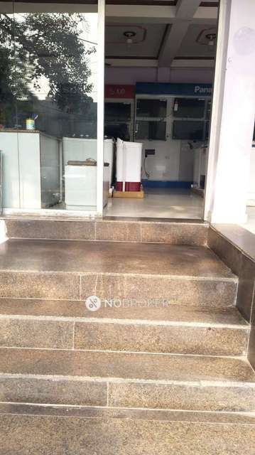 Showroom in Dakshinpuri, Delhi for sale 