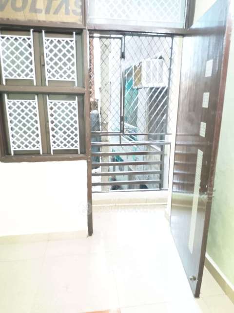 2 BHK Flat In Apartment For Sale  In  Uttam Nagar