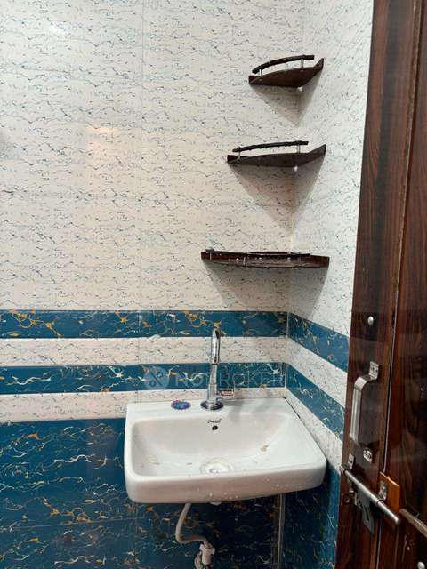 PG for Boys in Sector 126 