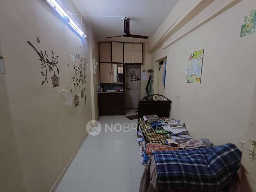 Shared Room for Female In 1 BHK  In Narayan Peth