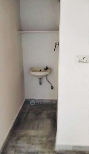 2 BHK Flat In Sri Doosa Chilakamma Apartment For Sale  In Warasiguda