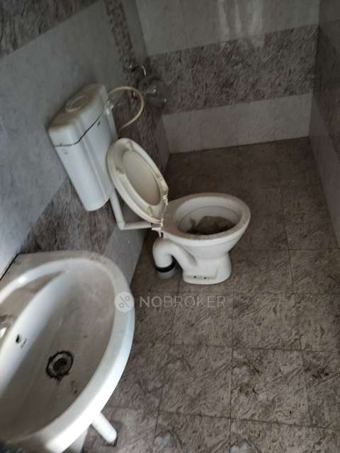 2 BHK Flat In Whistling Winds For Sale  In Hotel Balaji Veg