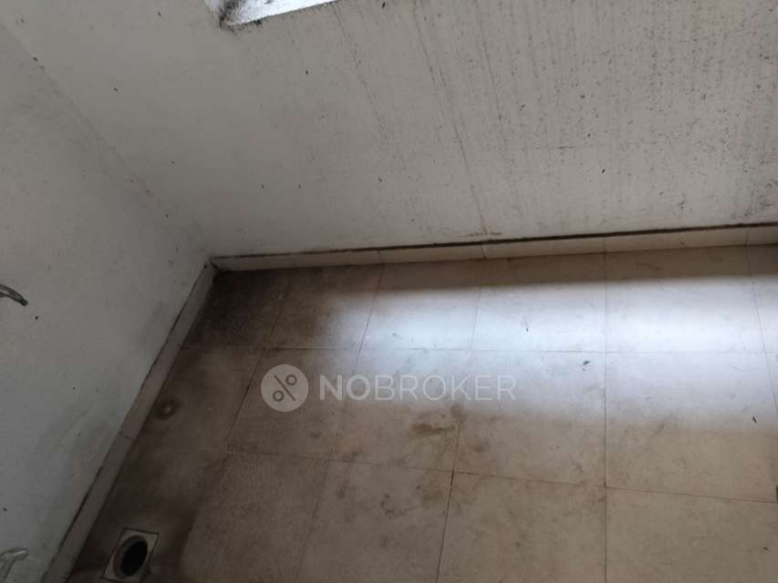 2 BHK Flat In Whistling Winds For Sale  In Hotel Balaji Veg