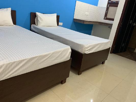 PG for Boys in Sector 20