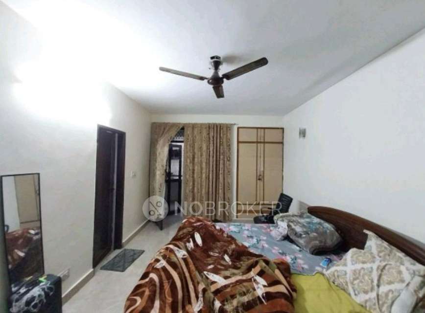 Shared Room for Female In 3 BHK  In Karamyogi Apartments In Karamyogi Apartment (karamyogi Cghs)