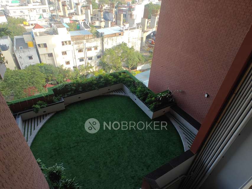 2 BHK Flat In Navin&#39;s Hanging Gardens For Sale  In Valasaravakkam