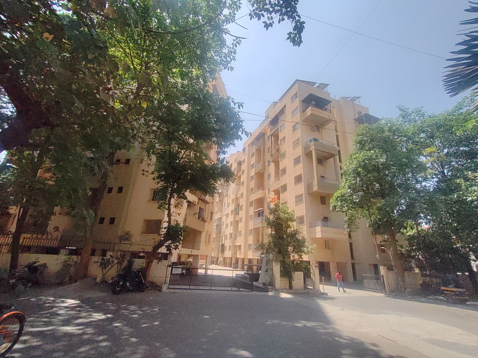 Mantra Majestica Apartment