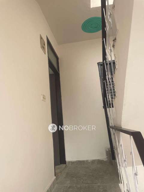 2 BHK Flat For Sale  In  Mohan Garden