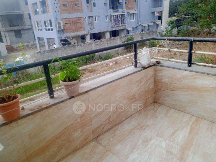 Shared Room for Female In 2 BHK  In Royal Cataleya In Kiwale, Pune