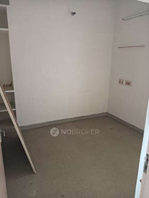 2 BHK Flat In Sivam Apartment, Kodambakkam For Sale  In Kodambakkam