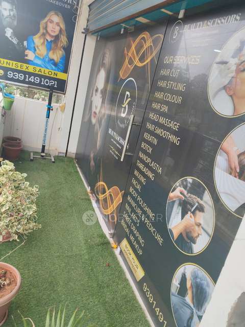 Commercial Property in Manikonda, Hyderabad for sale 