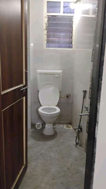 Shared Room for Female In 1 RK  In Karve Nagar 