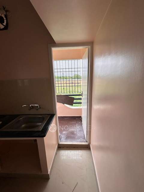 2 BHK Flat In Irumbuliyur, Tambaram For Sale  In Irumbuliyur Bus Stop