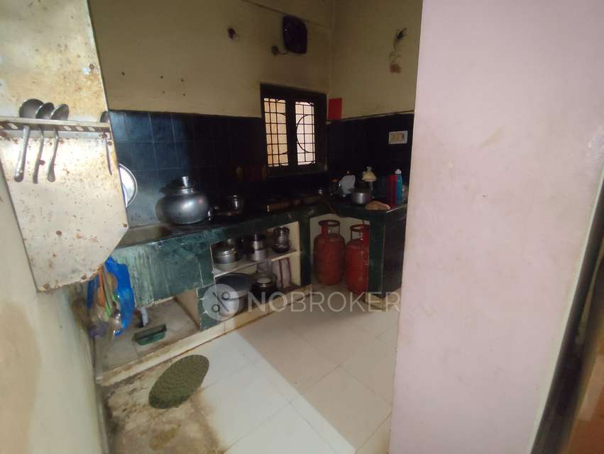 2 BHK Flat In Devi Mansion For Sale  In Hydershakota